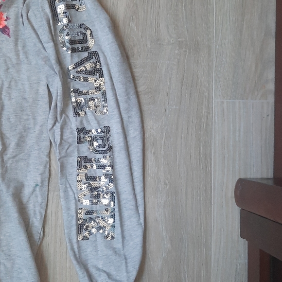 Victoria Secret pink long sleeve tee - Picture 3 of 8